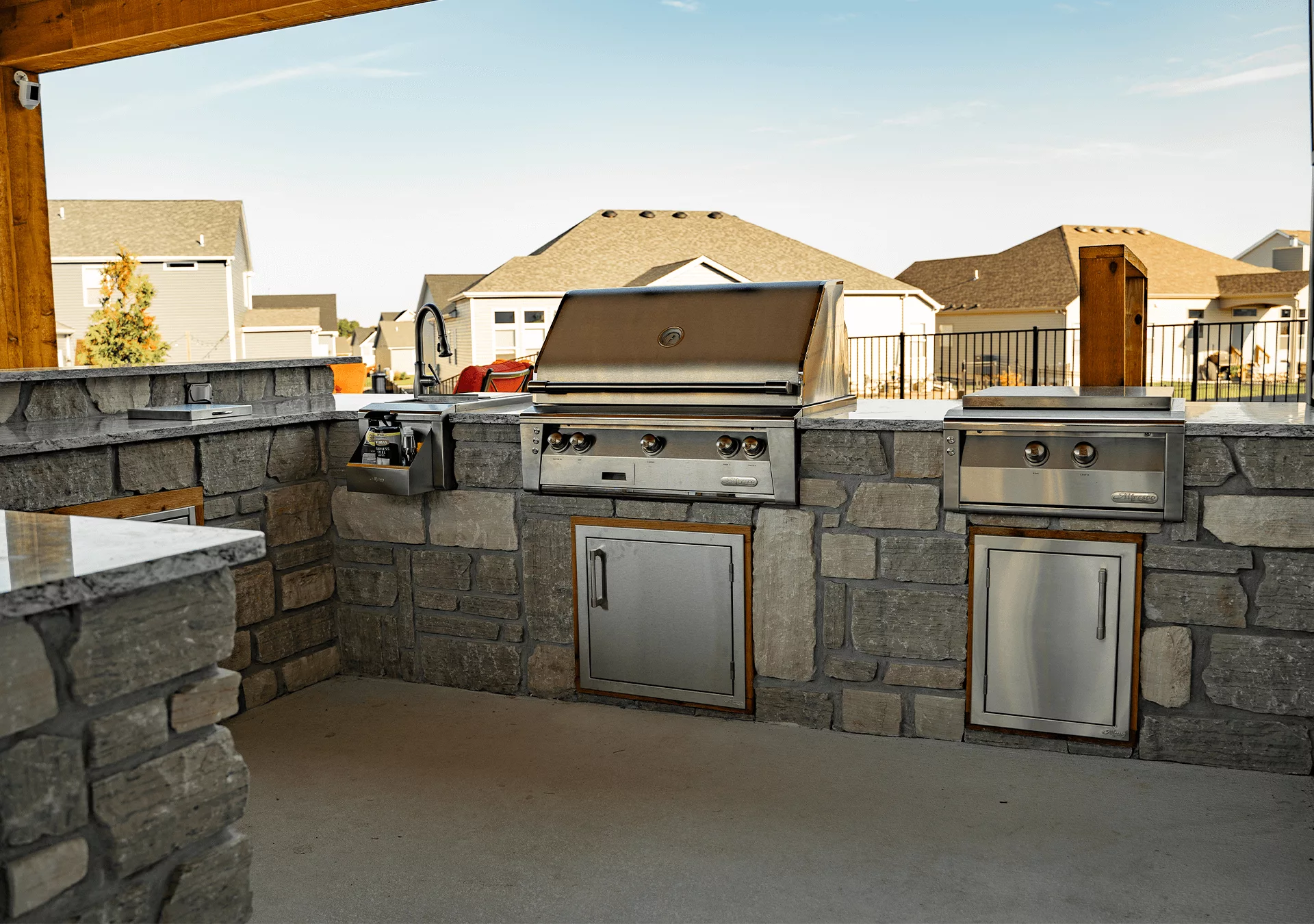 Custom Outdoor Kitchens & Bars | Elevate Outdoor